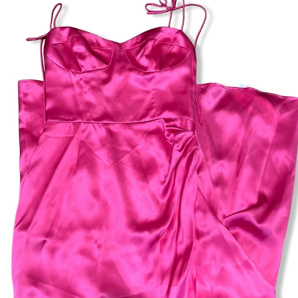 New Reformation Marguerite Midi 100% Silk
Dress | Flambé | 4 (US) - Picture 11 of 13